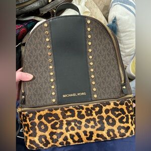 Like new Michael Kors Purse/backpack